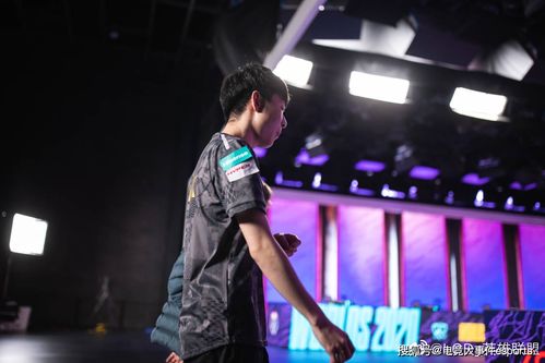 LGD选手比赛中专注的表情