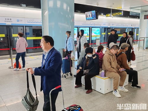 网友排队等候画面