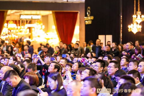 春节档电影院火爆场景