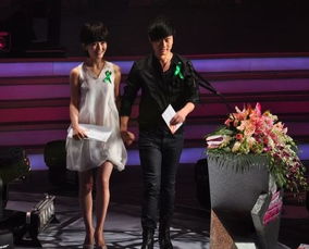 谢娜张杰夫妻俩：从相识到相伴的甜蜜故事