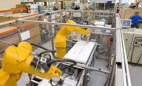 工厂中的机器人生产线