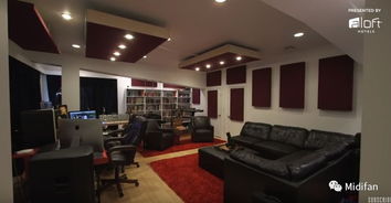 音乐制作人在工作室工作