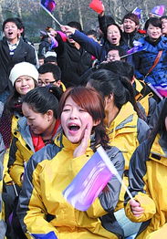 演唱会现场竟成‘战场’？自担吵架太尴尬！