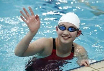 游泳世锦赛：李冰洁400自最后20米逆袭摘银创亚洲纪录