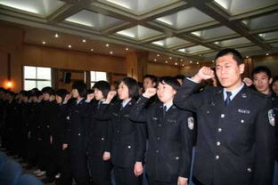 警方工作场景图