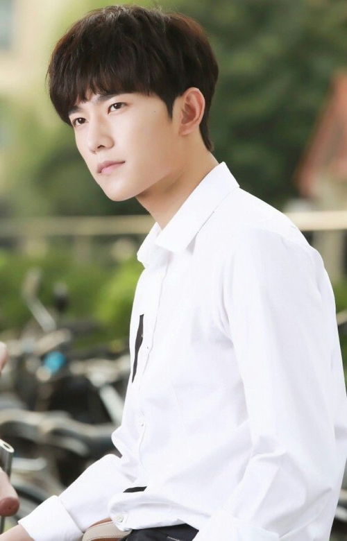 《凡人修仙传》首播口碑爆棚，杨洋演绎小人物逆袭之路