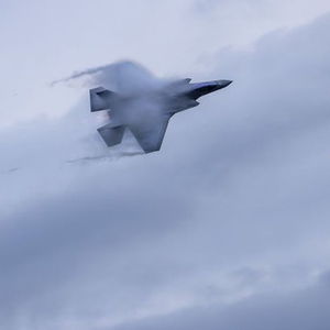 美国向欧洲出口武器装备场景