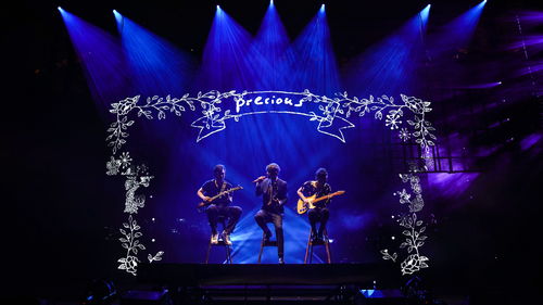 谢娜因赶不上张杰演唱会而大哭，这对模范夫妻的爱情故事真感人！