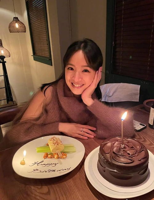 林依晨二胎首露面素颜美艳，背后故事引人深思