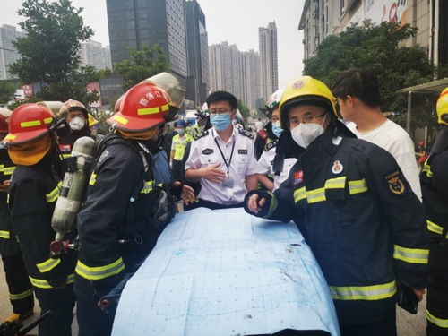 河北阜平特大暴雨致多人伤亡，救援工作紧张进行中