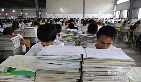 高考考生备考场景