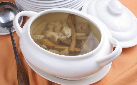 五指毛桃炖肉的成品图