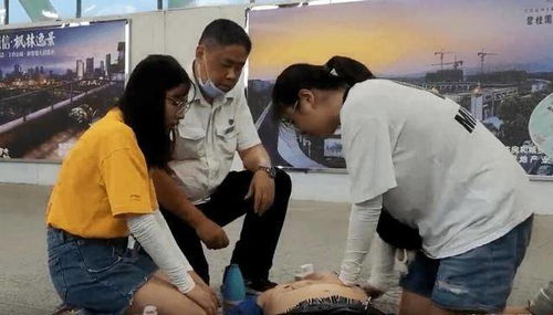 律师解读：医学生机舱救人却被质疑无资格，到底冤不冤？