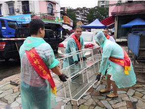 志愿者引导群众转移