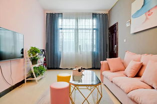 男子退房留粉瓶，民宿老板机智报警！