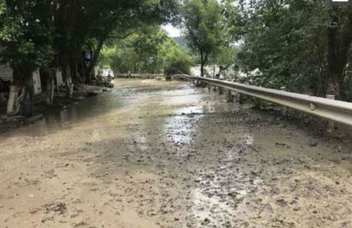 北京怀柔村民惨遭洪水侵袭，10分钟屋子就被灌满！