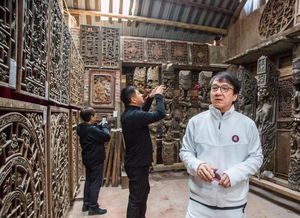 71岁成龙再披警服，时隔多年再演警察震撼归来！