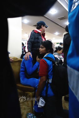 失联人员家属等待的画面