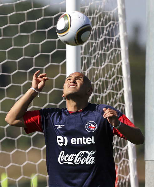 球员们正在进行高强度训练