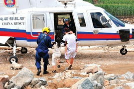 洪水突袭！男子大呼先救自己媳妇