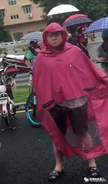 北京大哥开铲车勇救80余名被困群众