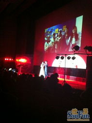 陈艺文和陈佳领取金牌