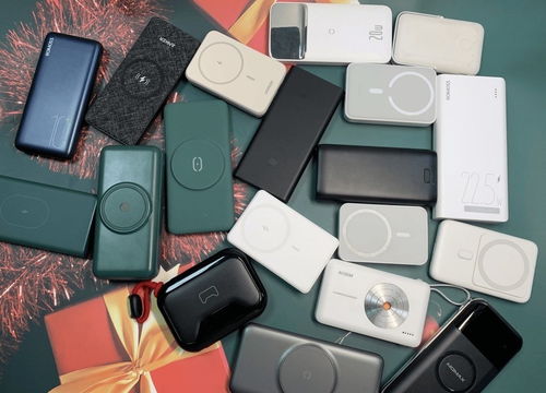 倍思和小米充电宝产品图