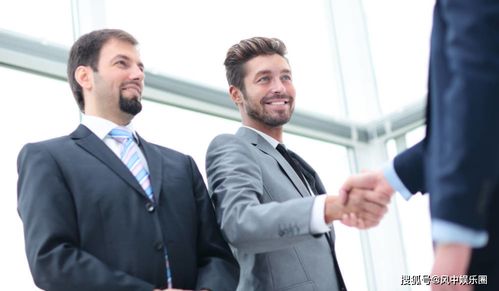 领导握手交谈图