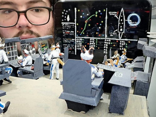 假装上班公司火爆，打工人甘愿付费体验