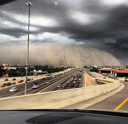 沙尘暴突袭敦煌，游客惊呼似末日小说场景！