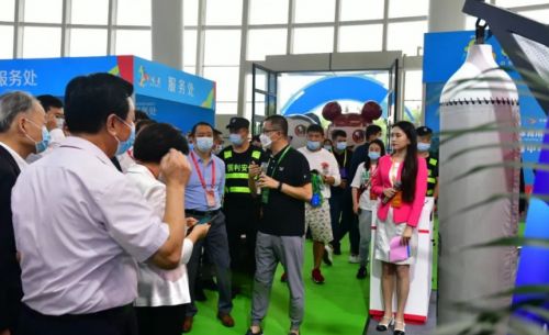 智能健身器械展出