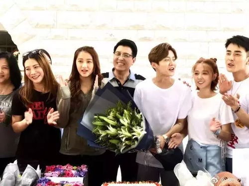 鹿晗和关晓彤昔日合照