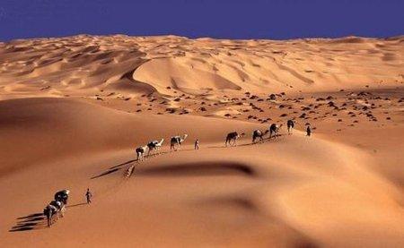 内蒙古遇超强降水，游客沙漠滞留惊魂记