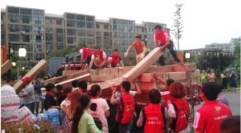 官方辟谣：交口县一中巴车因强降雨失联真相