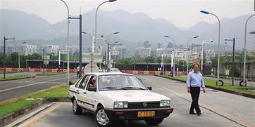 震惊！网友在驾校偶遇王钰栋学车背后竟藏着大秘密