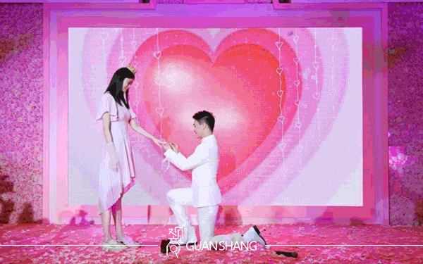 何猷君出席活动