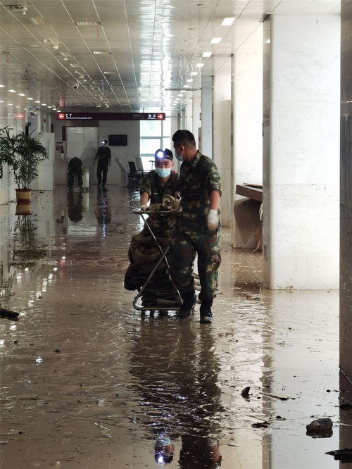 火箭军官兵工作场景