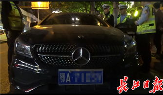 男子遇奔驰‘亮证姐’逼让路，删视频道歉引争议，警方回应了！