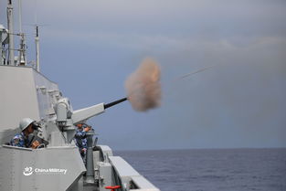 海军舰艇编队正在进行海上实弹射击训练