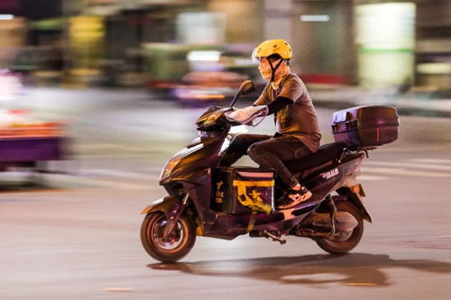 王莆中：美团应对外卖大战，坚守70%市场份额