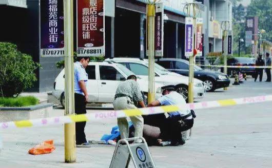 警方介入调查现场