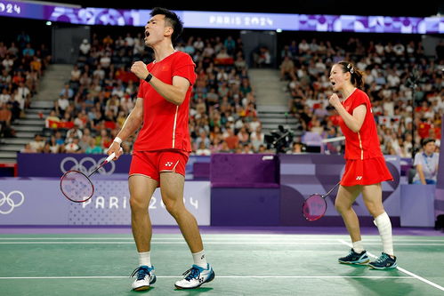 国羽情侣档！黄雅琼与刘雨辰从巴黎求婚到如今领证的甜蜜历程