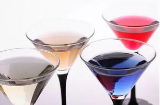 张凌赫摔酒杯路透图