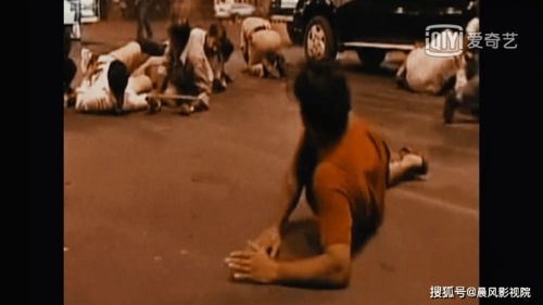 人们在争论事件