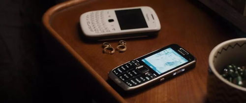 看手机新闻的人