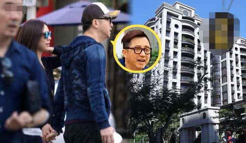 两人手牵手幸福的画面