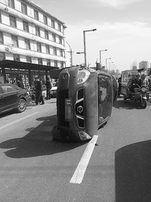 广西防城港奔驰女司机身份即将公布，背后真相引猜测