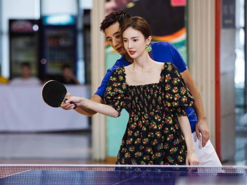 嘉宾在《你好星期六》中微笑