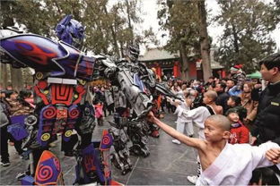 少林寺内游客众多