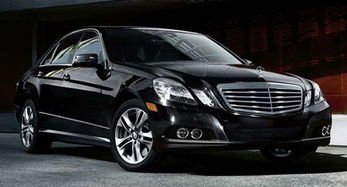 男子遇会车遭亮证逼让路，民警介入调查